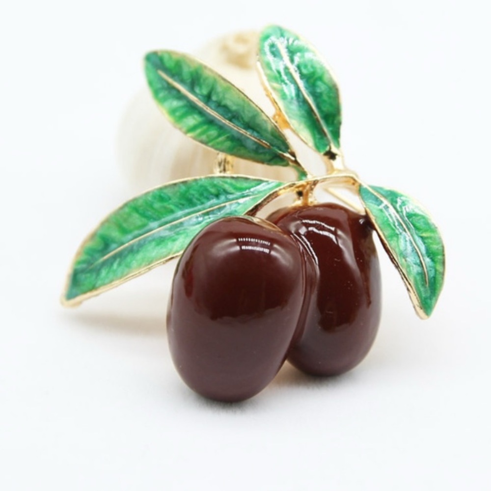 Black Olive Brooch NWT
